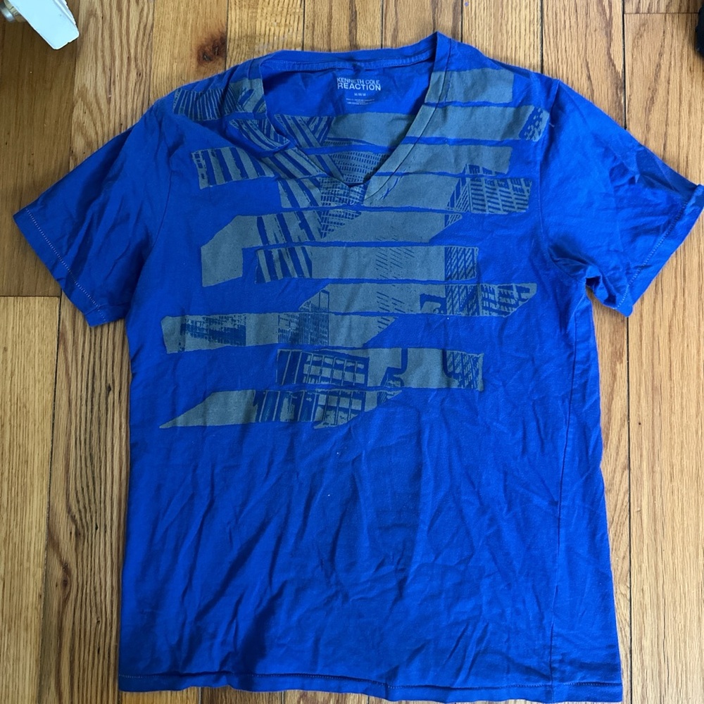 Kenneth Cole t-shirt